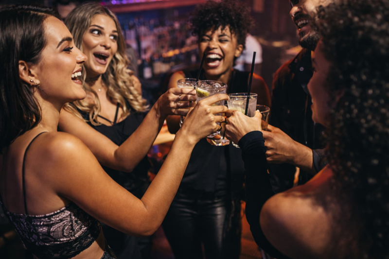 Représentation de l'activité Dîner festif & club à Paris